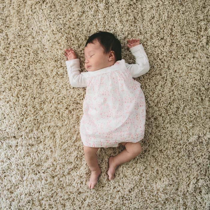 rennes photographe portrait de bebe naissance nouveau ne original