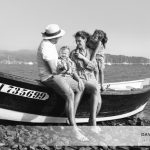 Mesdemoiselles A. et P., une séance photo portrait famille en bateau sur la Rance
