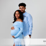 S & G, futurs parents, un portrait au studio